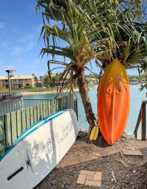 Mooloolaba Waterfront Two Story Unit with Pontoon